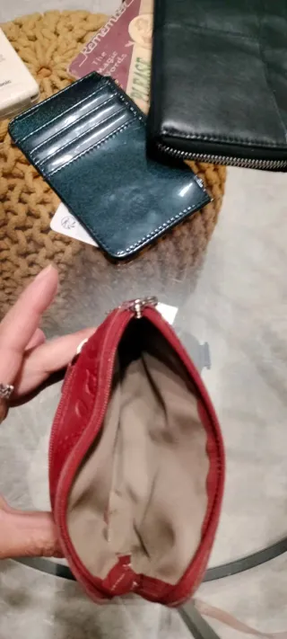 Monedero de piel rojo