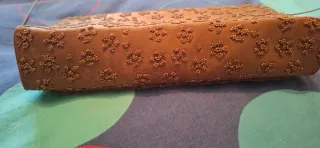 Pochette con ricamo corallini