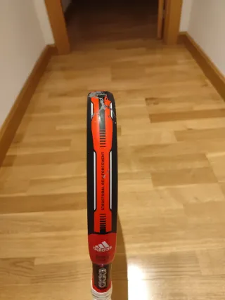 Pala Adidas Metalbone.