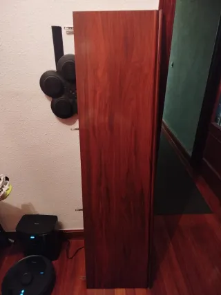 Estantería de madera marrón URGE