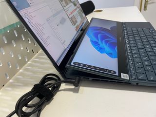 Asus ZenBook Pro Duo UX 582
