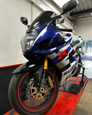 Suzuki GSXR 1000 k4