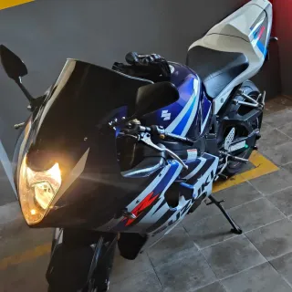 Suzuki GSXR 1000 k4