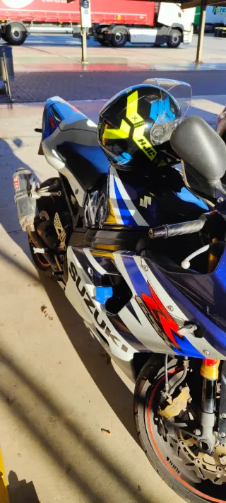 Suzuki GSXR 1000 k4
