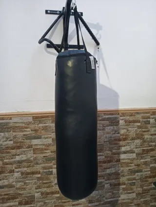 Saco de boxeo negro