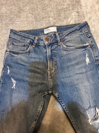 Pantalón vaquero hombre desgastado