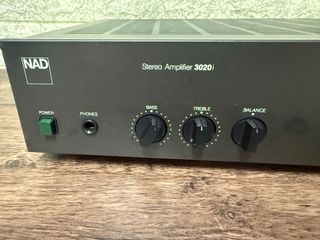 Amplificatore Stereo NAD 3020i Nero
