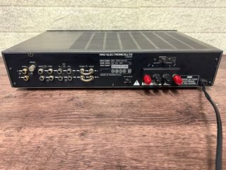 Amplificatore Stereo NAD 3020i Nero