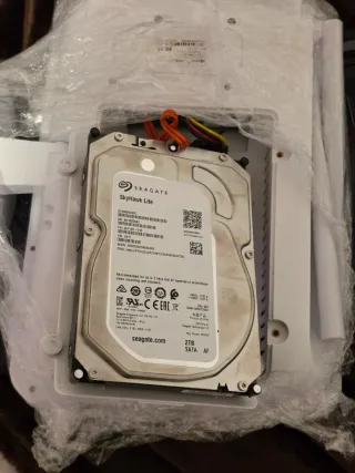 Monitor ANRAN 13 8CH con disco duro de 2tb SEAGATE