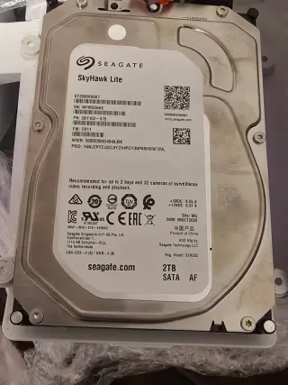 Monitor ANRAN 13 8CH con disco duro de 2tb SEAGATE