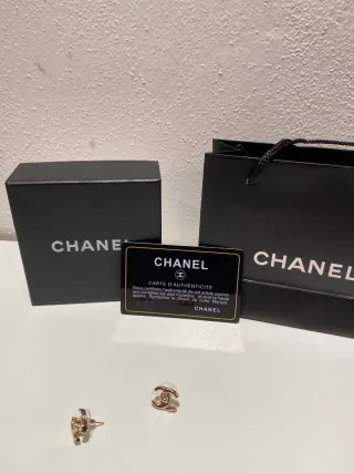 Orecchini Chanel CC Oro
