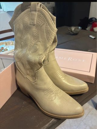 Stivali donna beige traforati