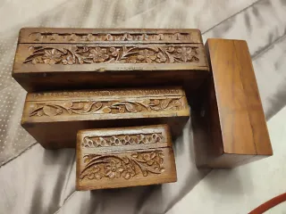Cajas de madera tallada con detalles