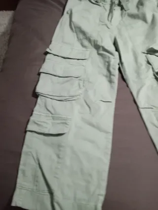 Pantalón cargo Pull&Bear verde nuevo