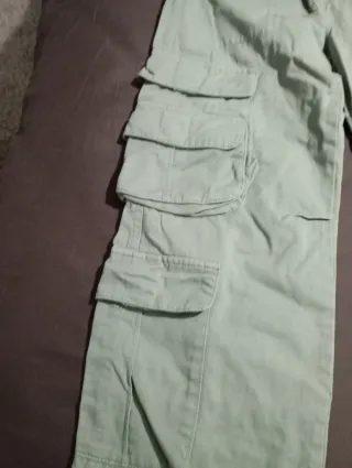 Pantalón cargo Pull&Bear verde nuevo