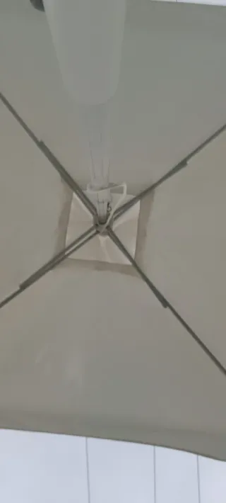 Sombrilla de jardín con pie