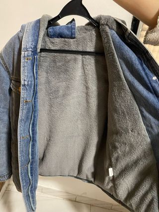 Chaqueta vaquera con forro gris