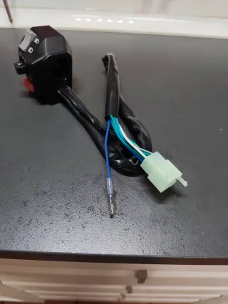 Piña intermitentes y pito moto/quad