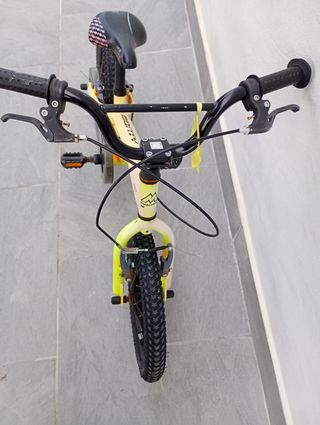 Bicicleta infantil amarilla