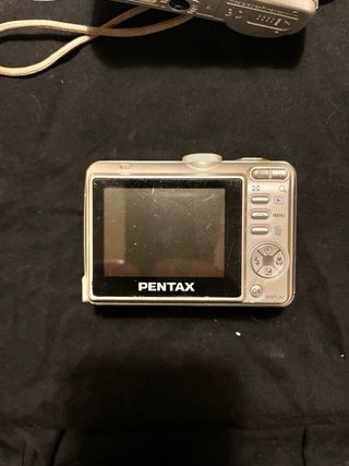 Fotocamere vintage Pentax e Samsung in argento