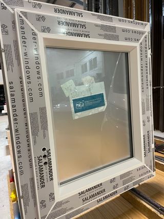 Ventana PVC Salamander 595 ancho x 695 alto