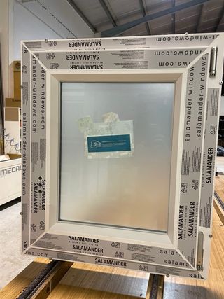 Ventana PVC Salamander 595 ancho x 695 alto
