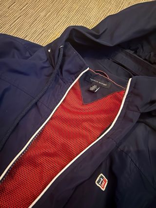 Chaqueta Tommy Hilfiger Azul con Rojo