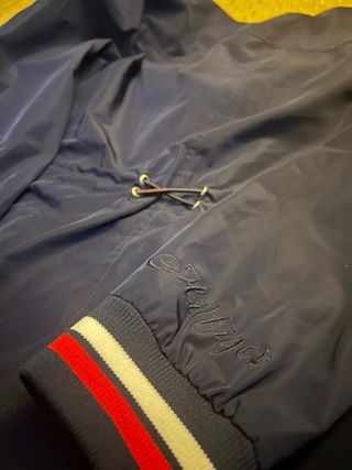 Chaqueta Tommy Hilfiger Azul con Rojo