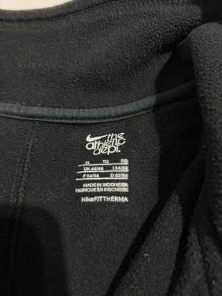 Sudadera Nike cremallera negra