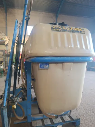 Cuba pulverizar AGUIRRE 1.050 L - 10 m