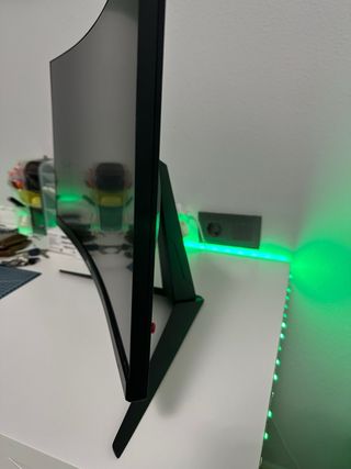 Monitor gaming MSI Curvo 144Hz + Soporte