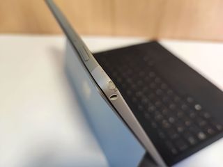 Microsoft Surface Pro 7 i5 8GB RAM 256GB SSD