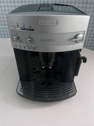 Cafetera Magnifica DeLonghi Superautomática