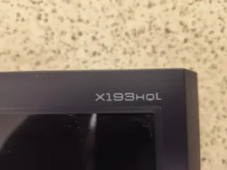 2 Monitores Asus 19 pulgadas sin soporte