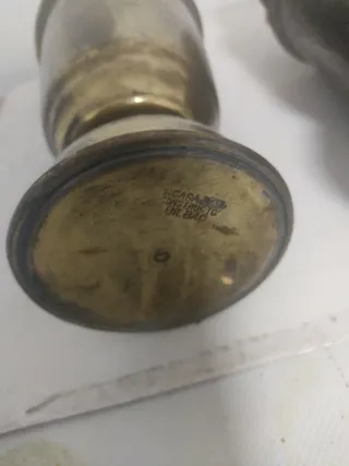 Pareja de quinquès de metal dorado