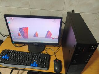 PC Lenovo Core i5 16GB RAM SSD W11 Monitor
