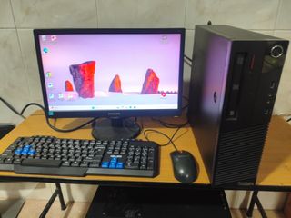 PC Lenovo Core i5 16GB RAM SSD W11 Monitor