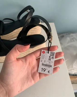 Sandalias plataforma negras y beige T40