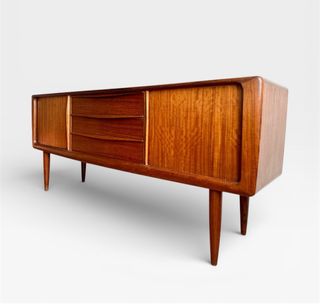 VENDIDO Aparador danés teca Hos Wulff 60