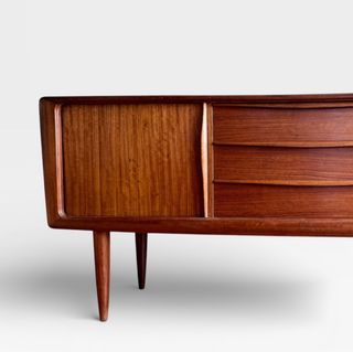 VENDIDO Aparador danés teca Hos Wulff 60