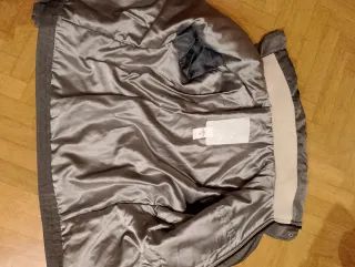 Parka de nieve gris y negra