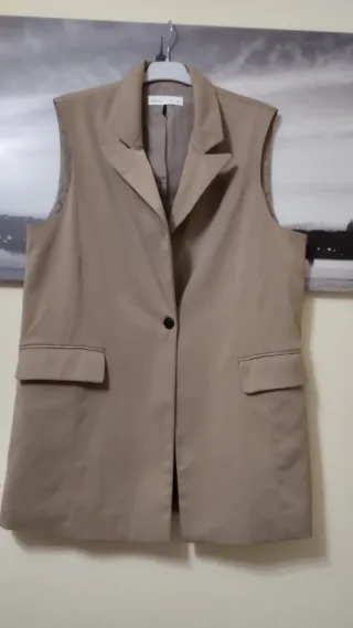 Americana sin mangas beige