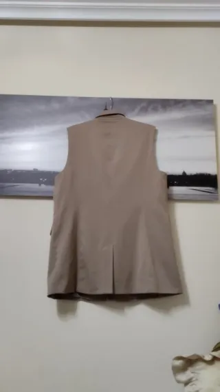 Americana sin mangas beige