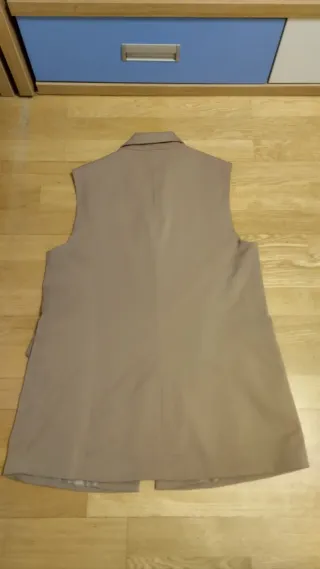 Americana sin mangas beige