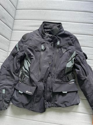 Chaqueta Moto Gore-Tex Talla 44 Negra