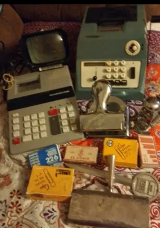 Lote Antigüedades: Calculadora, Sellos