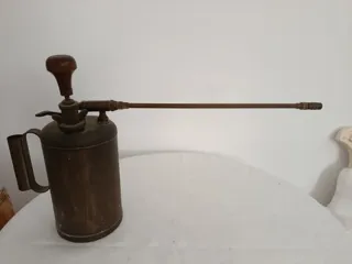 Antiguo Fumigador de Bronce