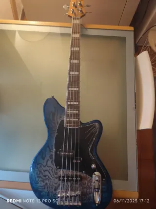 Bajo Eléctrico 5 Cuerdas Marca Ibanez tmb405ta cb