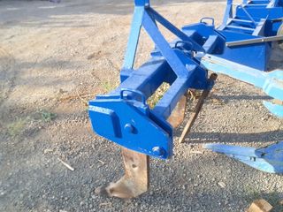 TOPOS O SUBSOLADOR DE 3 PUAS O REJAS.  –