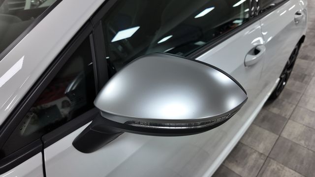 Volkswagen Golf R VIII 2.0 TSI 333cv 20 Aniver.